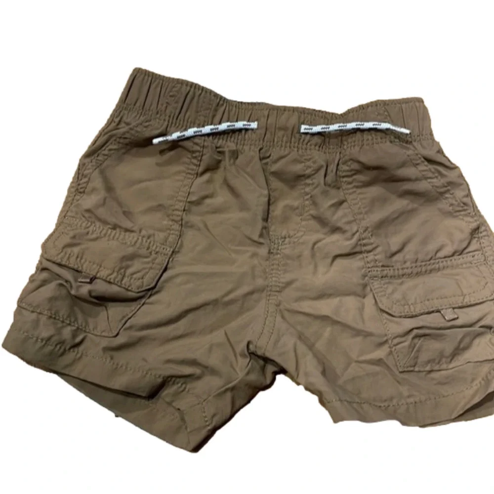 6-12 m boys shorts good condition Old navy